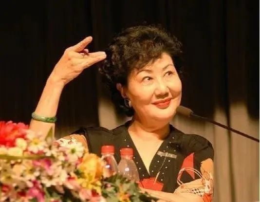 耀世平台登录：坎坷一生洒脱一生，83岁“活红娘”孙毓敏仙逝，荀派痛失大家